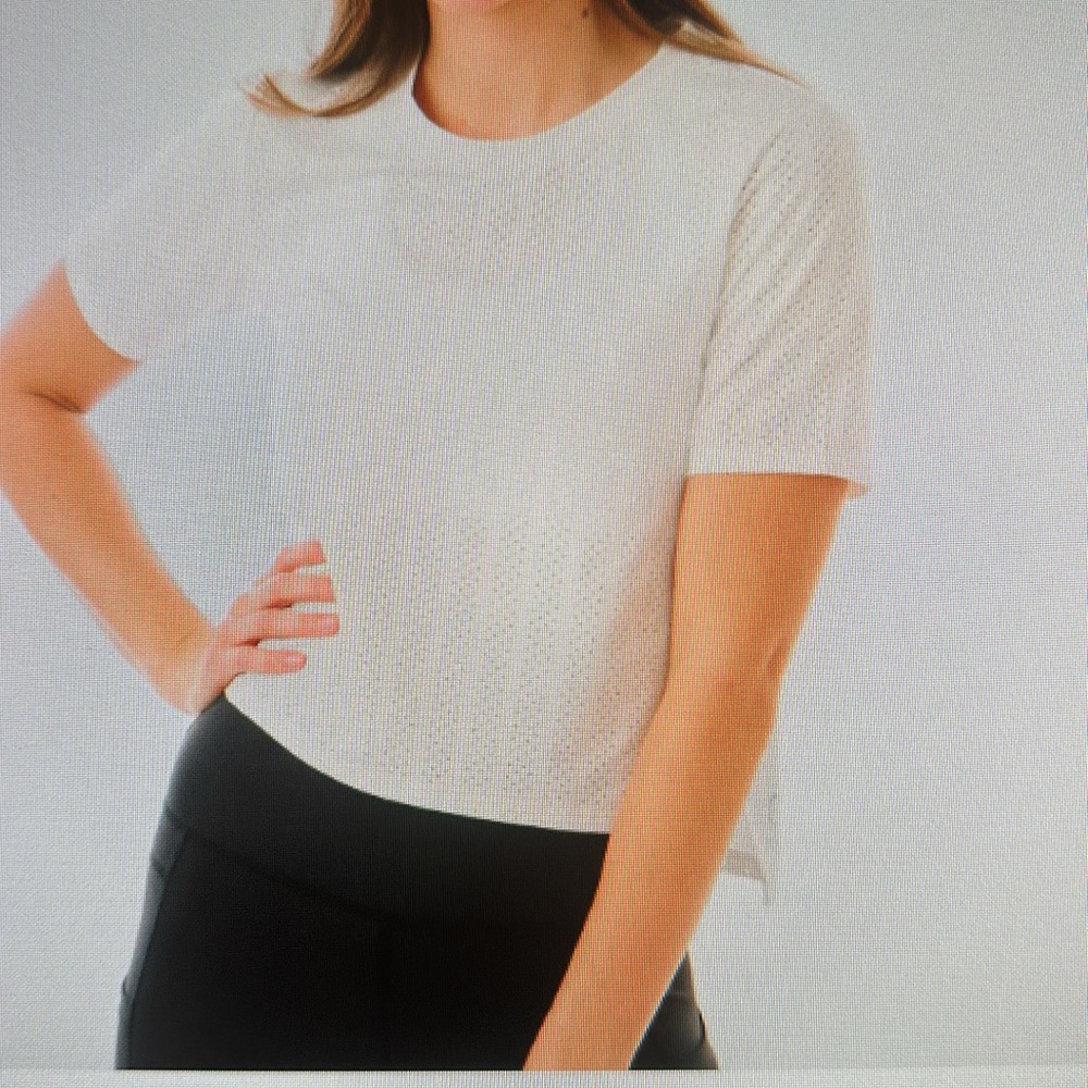 NWT Zyia White Vertical Chill Workout Tee
